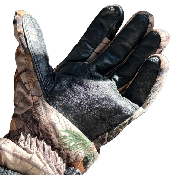 347. Men’s Glacier Glove Thinsulate 2X Realtree Camouflage Gloves - Picture 5 of 8